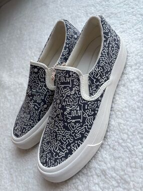 NWT Uniqlo x Keith Haring Canvas Slip-On Sneakers Graphic Print (size 6)